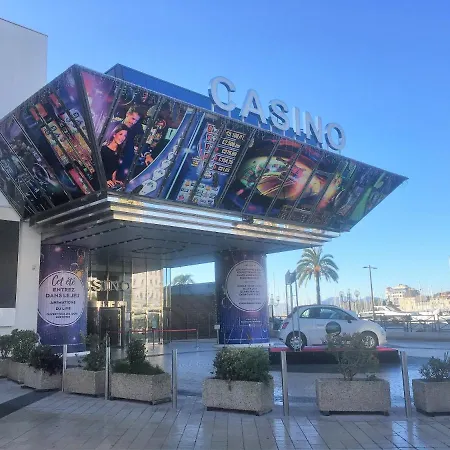 T2 Résidence élégante: Piscine, Parking, Proche Croisette * Cannes